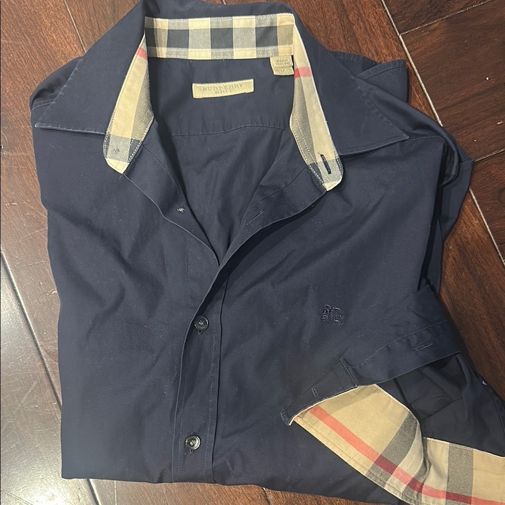 Burberry Britt Navy Casual Button Down Shirt size M